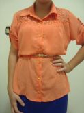 Blusa laranja c/ renda nas costas